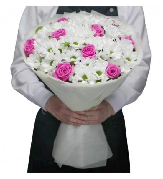 Papatya İçinde Pembe Güller