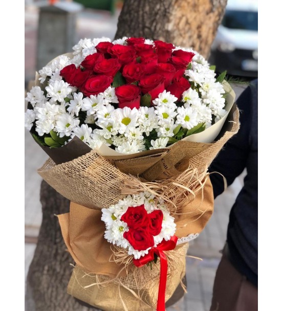Kırmızı Gül Ve Beyaz Papatya Buketi